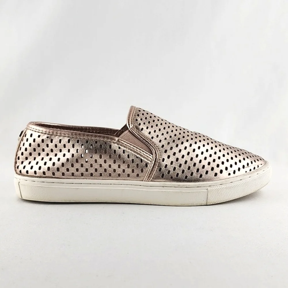 Steve Madden Women's Slip On Flat Shoes Perforated Rose Gold Size 9M - Picture 13 of 13